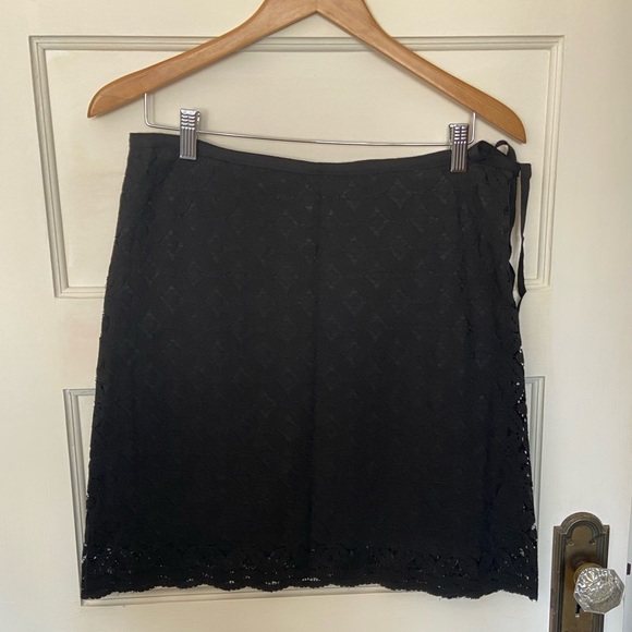 Max Studio Dresses & Skirts - MAX STUDIO Petite Black Lace Skirt